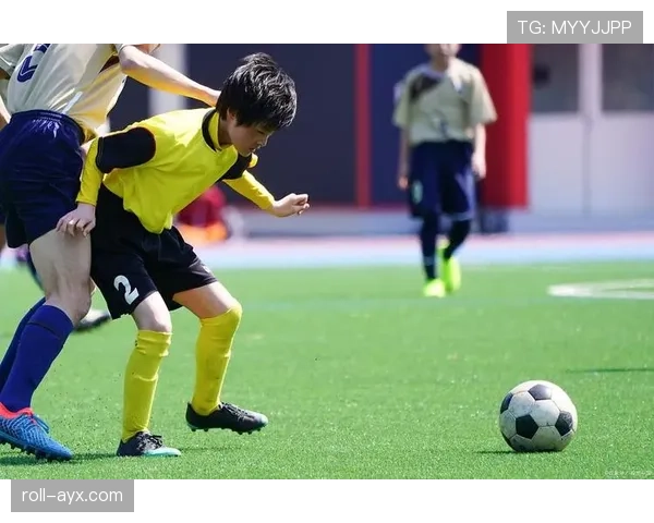 南美足球训练新趋势：小场地游戏显著提升球员技术与团队协作能力