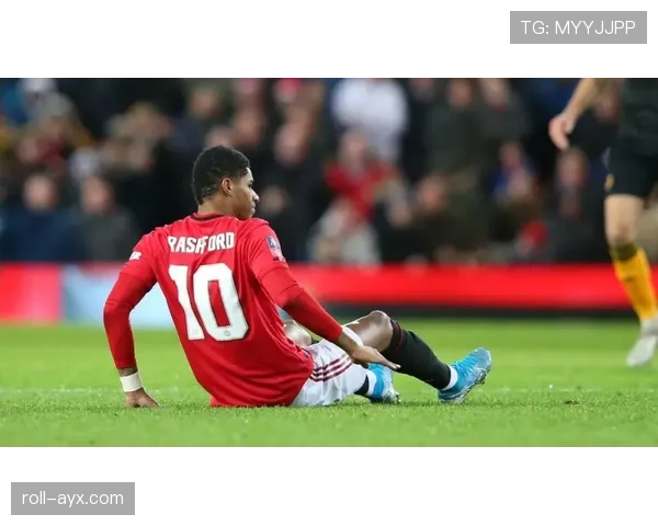 穆西亚拉 vs 穆勒:前场核心位置传承与战术角色差异 穆西亚拉 vs 穆勒:前场核心位置传承与战术角色差异