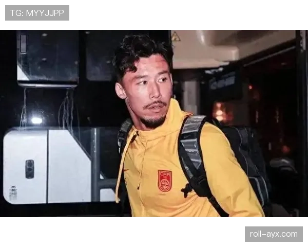 张琳芃这训练完直接去接娃的穿搭，真不像挣那么多钱的人